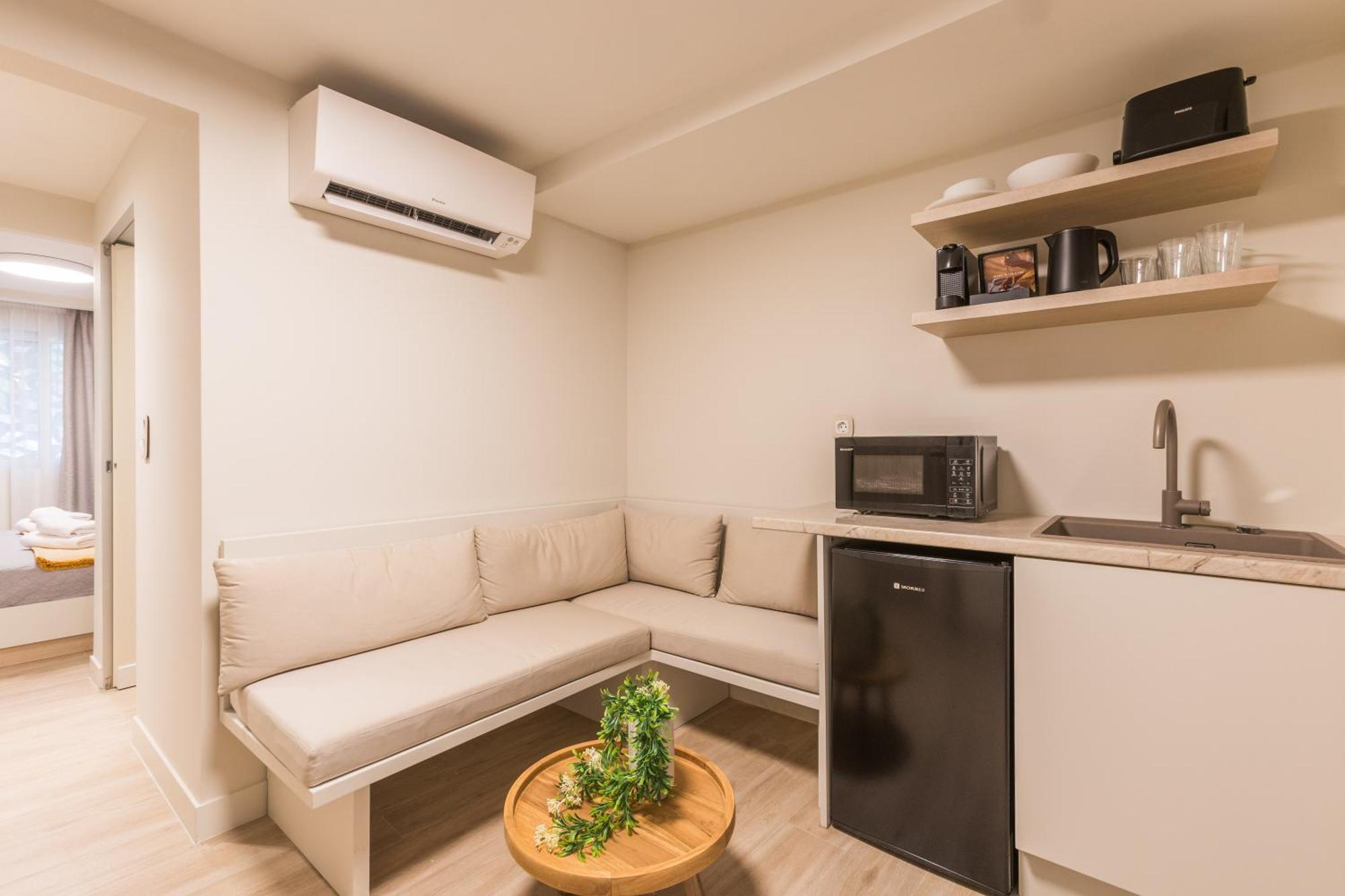 The Mediterranean Suites Pireus Zewnętrze zdjęcie