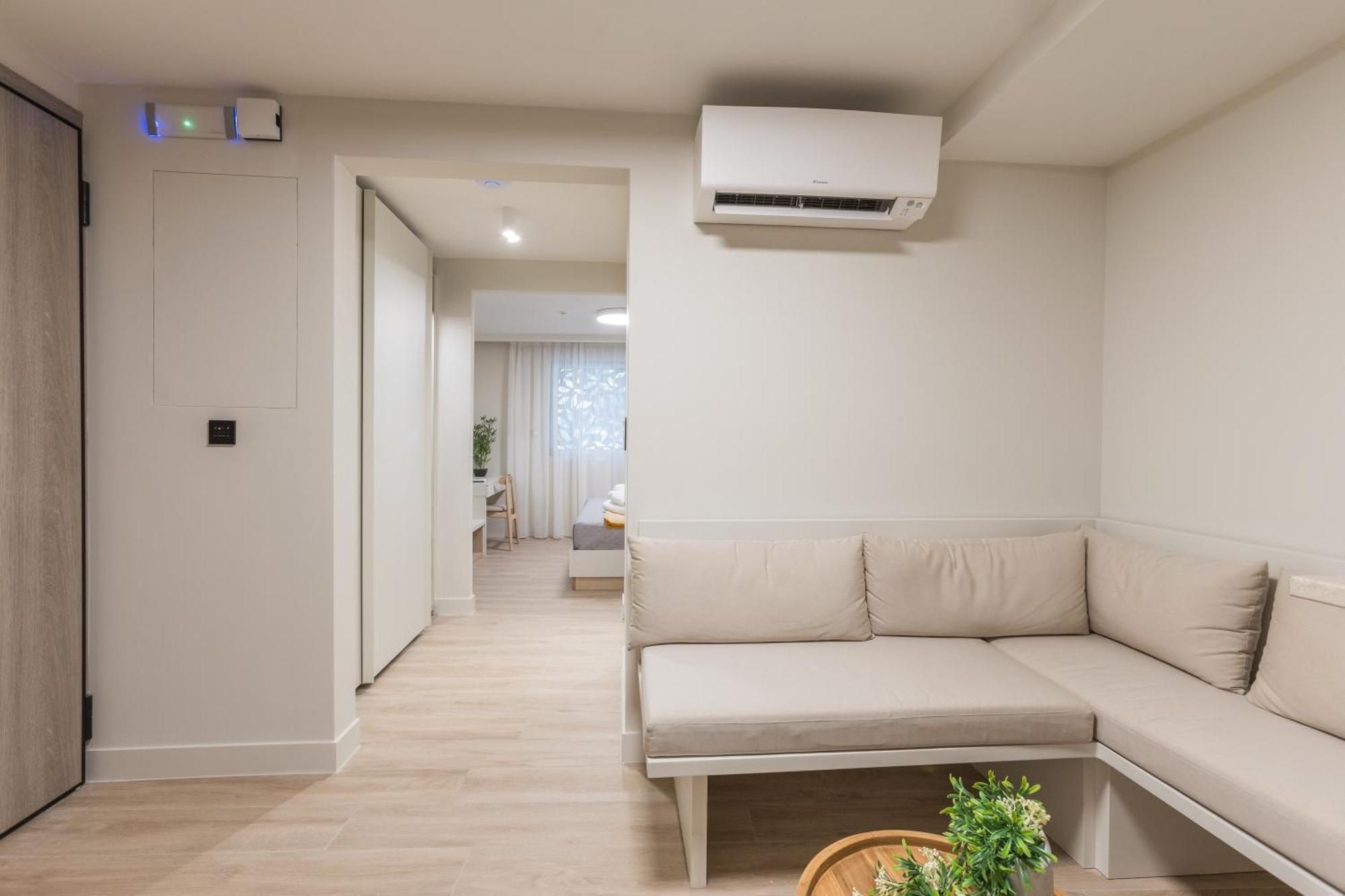 The Mediterranean Suites Pireus Zewnętrze zdjęcie