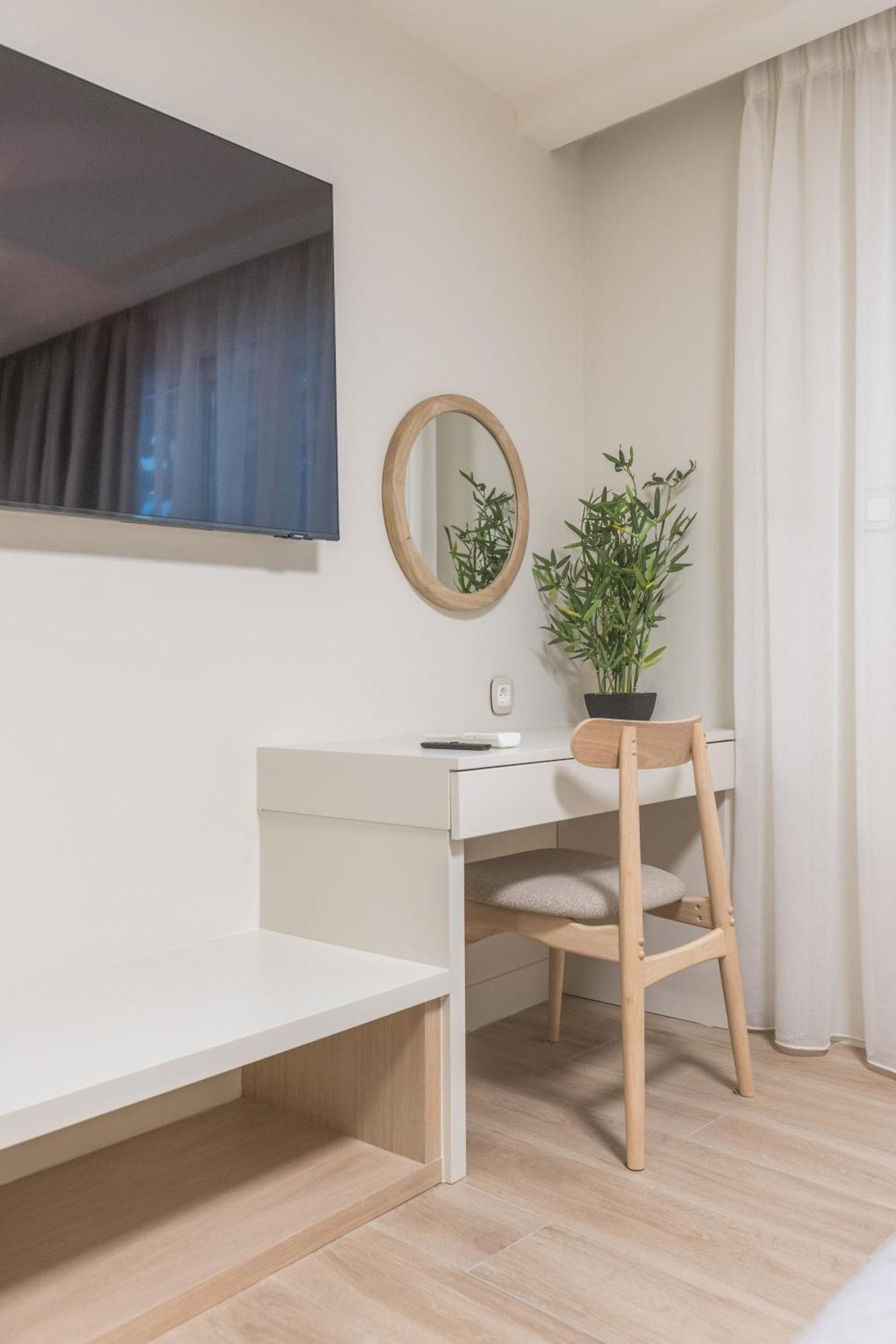 The Mediterranean Suites Pireus Zewnętrze zdjęcie