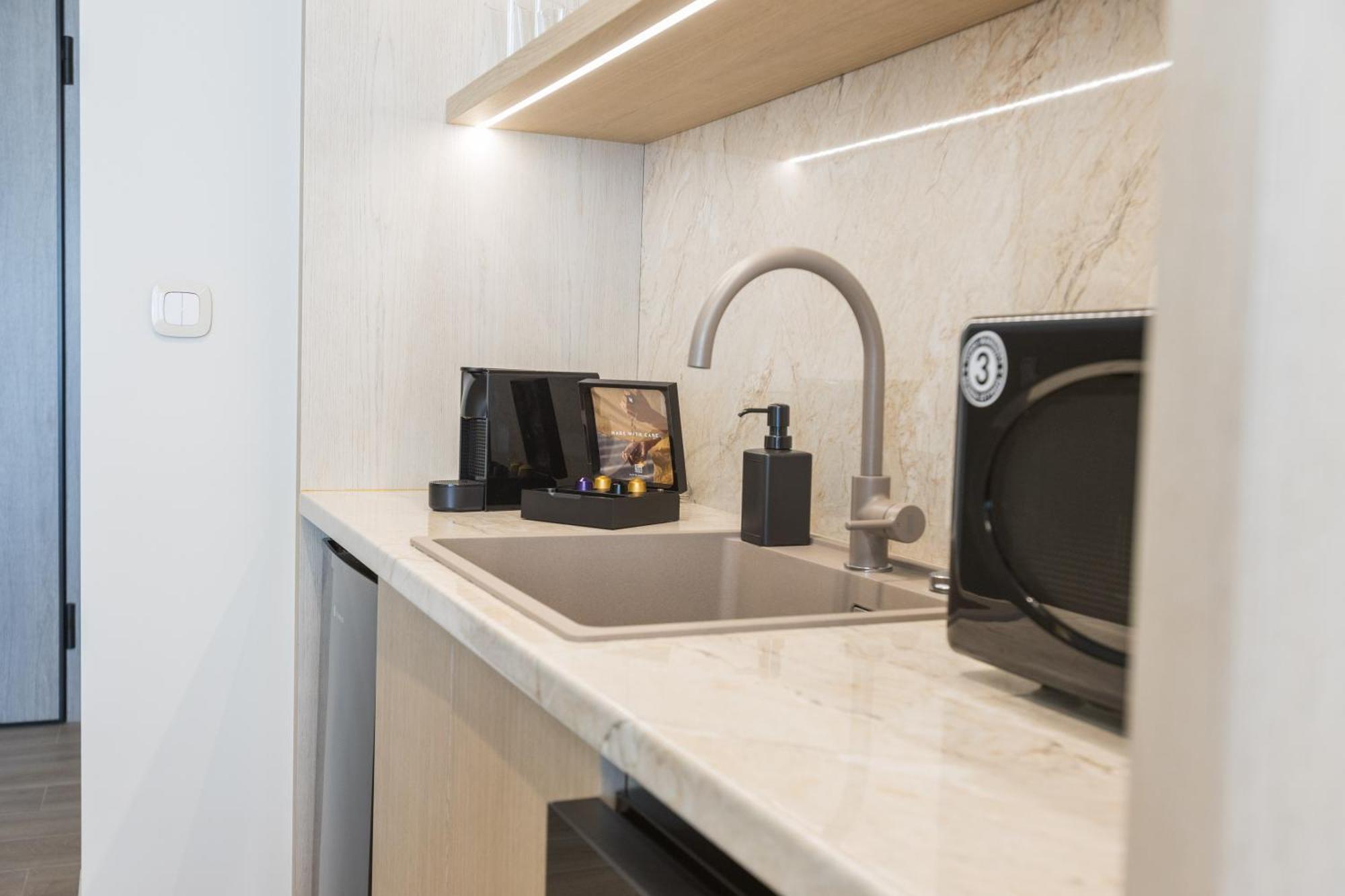 The Mediterranean Suites Pireus Zewnętrze zdjęcie
